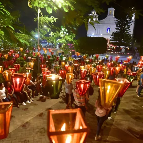 Farolitos en Ahuachapán